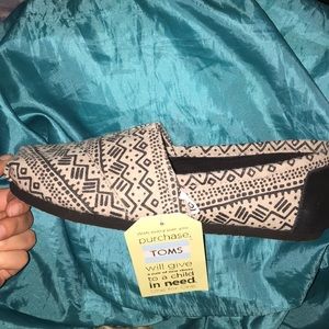 Toms shoes size 8 never worn